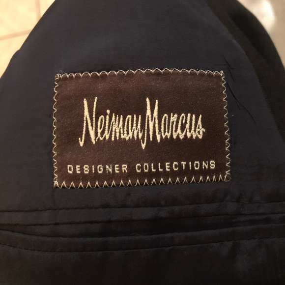 Men’s Armani Collezioni suit - Picture 3 of 7